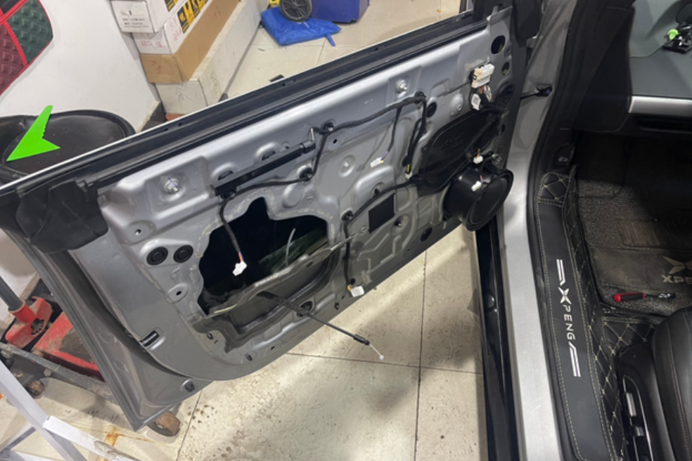 小鹏p7提车作业！经历了4个多月的等待，终于拿到了心爱的小鹏p7，过程不管是