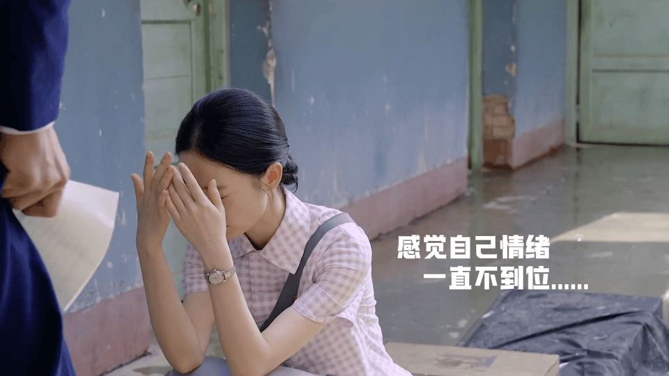 王天辰拉手安慰郭晓婷花絮甜度直接超标！郭晓婷蹲下自责时，王天辰温柔拉手安慰，细