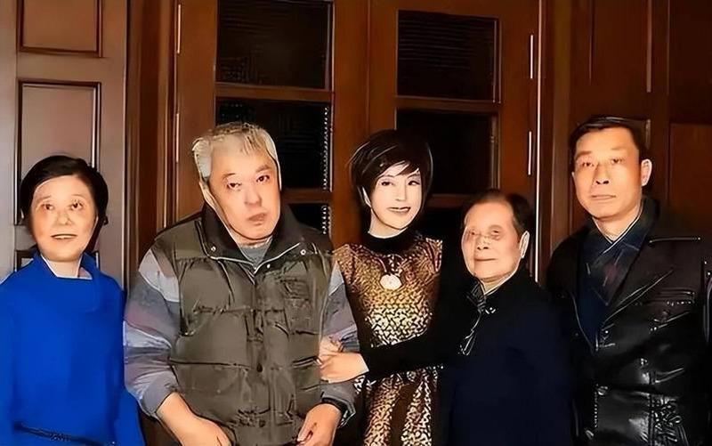 谢晋的一家六口，到2023年已经全部离世。最后一个走的是长女谢庆庆，76岁，在睡