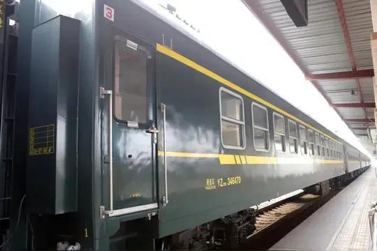 退休后坐绿皮火车慢慢走，真是超棒的旅游方式。之前在绿皮火车上碰到一位快退休的大学