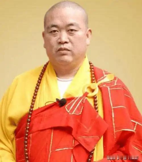 2015年，释永信拿出了一张412万澳元的支票。并亲手把这张支票递给了澳大利