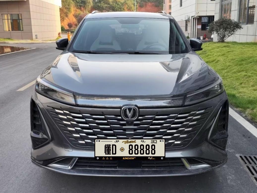 想要一台配置高，空间大的家用SUV，二手长安CS75PLUS一直是热门选择。结合