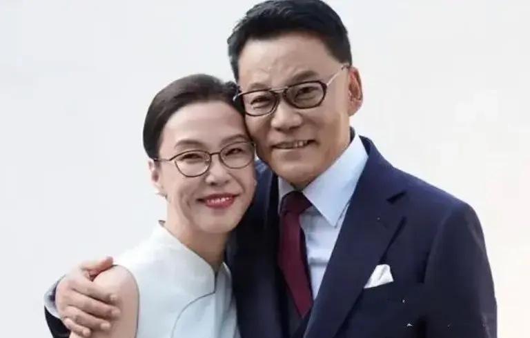 李国庆是当当网创始人，现年61岁，于8月16日在北京举办婚礼，新娘张丹红59岁，