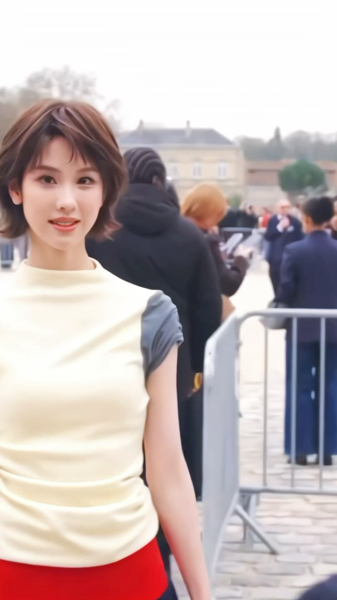 谁懂一下陈都灵的直播镜头陈都灵Loewe官拍镜头