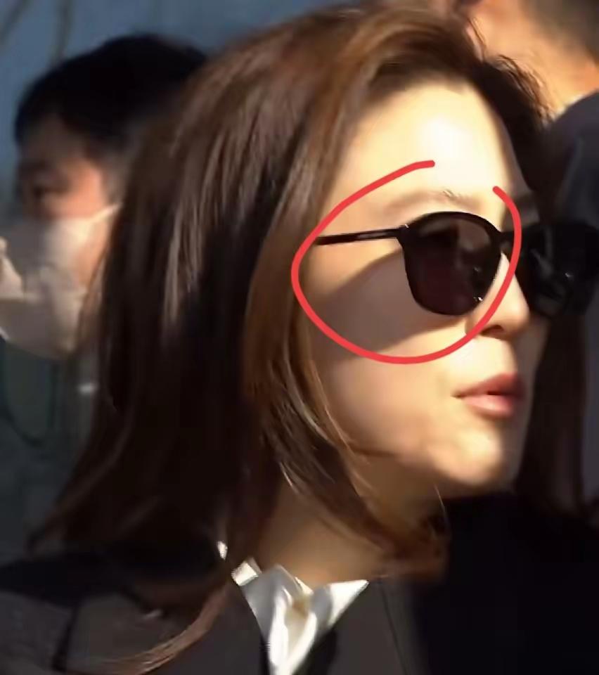 林世玲这造型，真的火出圈了！仅仅露脸一小时，林世玲的时尚，居然火出了圈，为何？