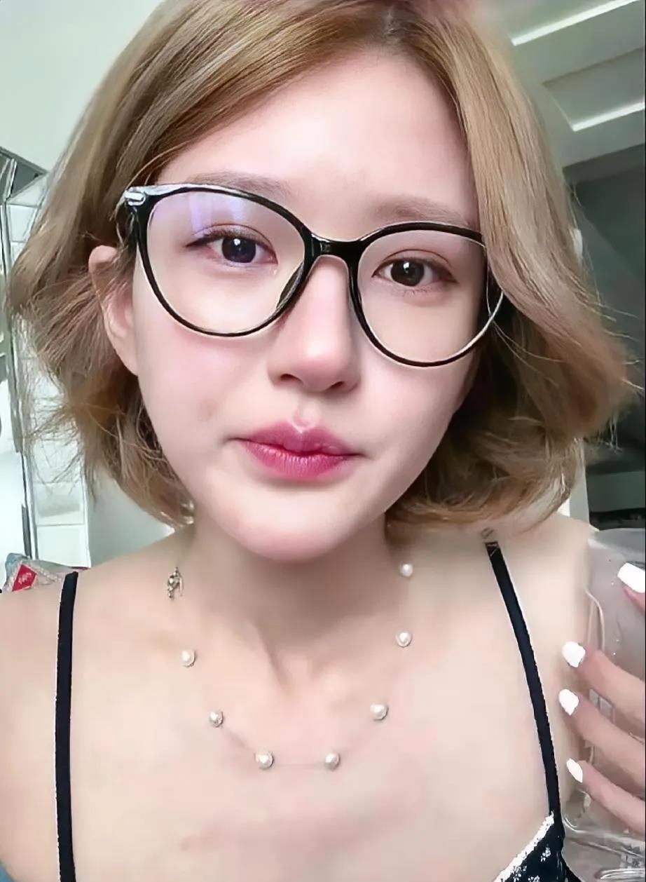 赵露思的现状，给所有打工人都提了个醒！不管你多有能力，到一定阶段