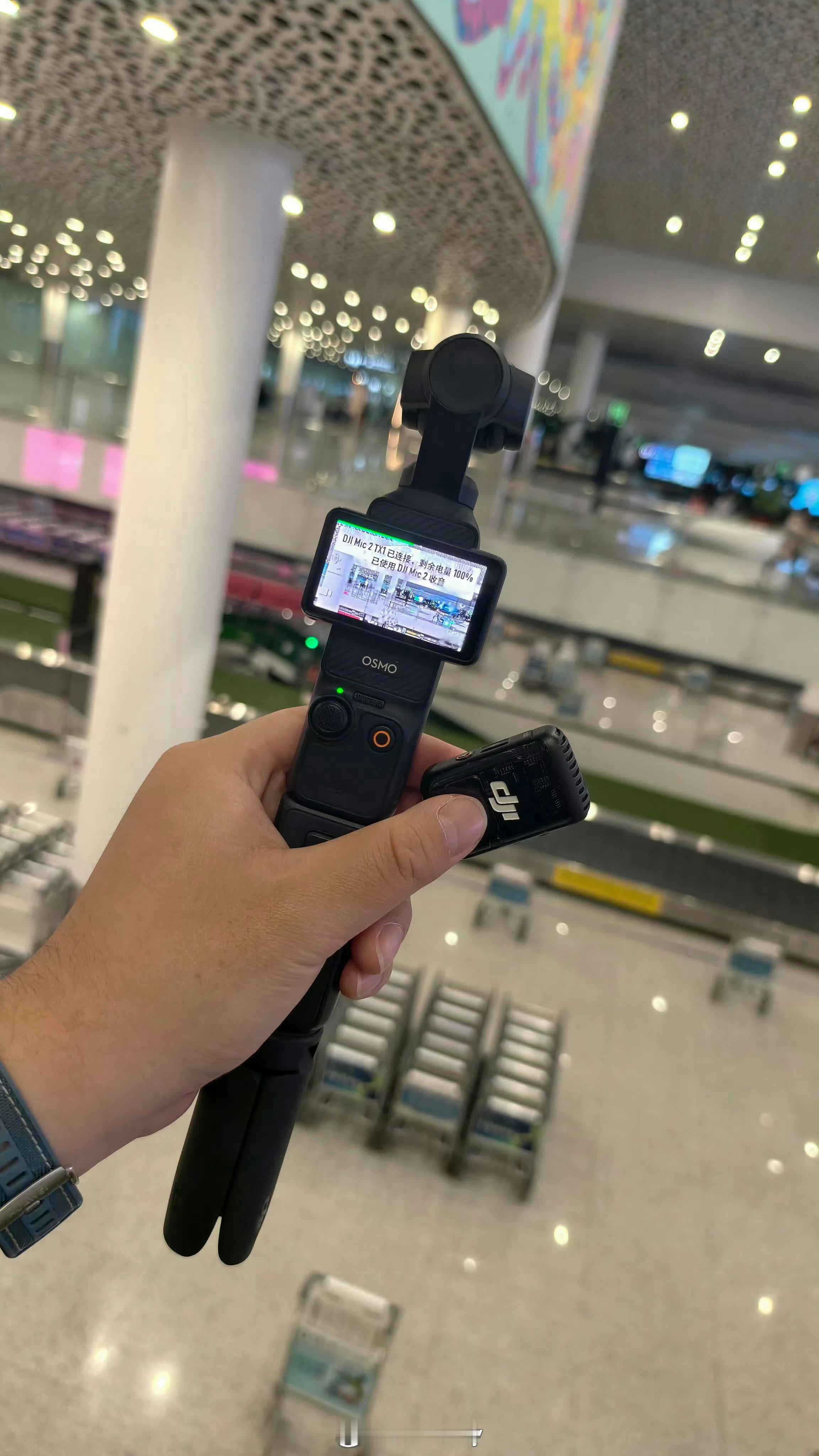 大疆pocket4新品盲拍标准版我就不买了，你们想要你们冲，前期建议预期别拉的