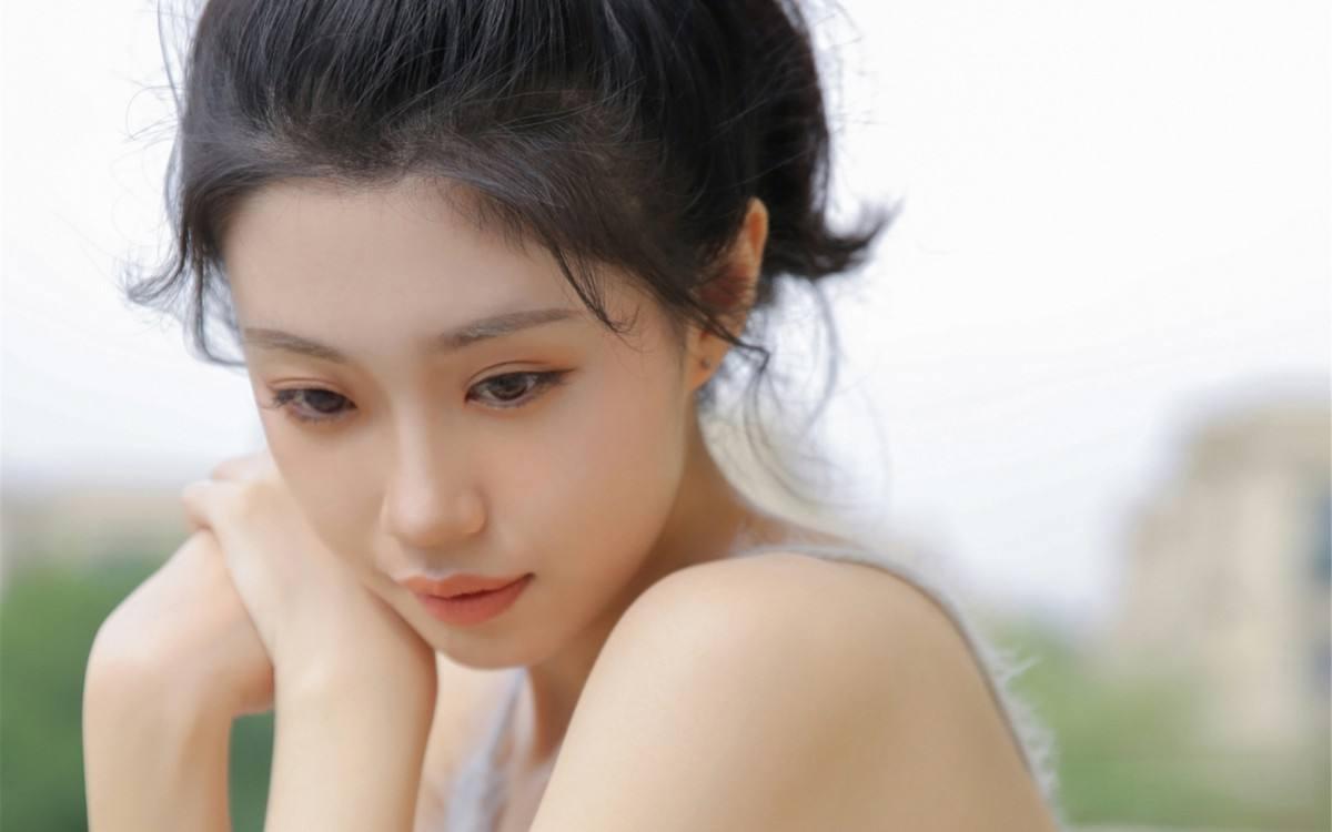 泡妞绝学，就是揣摩二字。不要以为只有弄臣才要揣摩圣意。在爱情里，也需要一定的