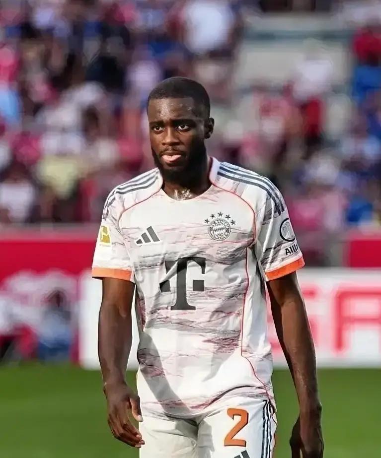 2000万欧年薪谈崩！于帕今夏真要走？拜仁给1800万+浮动，球员嫌低。米