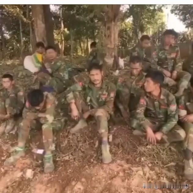 德昂军被同盟军礼送出境据《木邦传媒》2月19日消息:2月18日中午