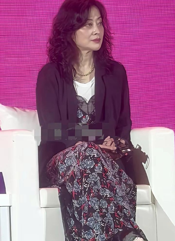 梅婷这也太老了，梅婷亮相海南岛国际电影节