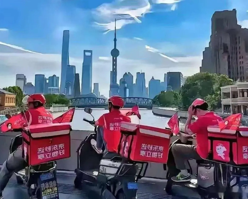 外卖大战，京东骑手凭借高单价脱颖而出。以北京亦庄嘉捷科技园的驻店骑手为例。他