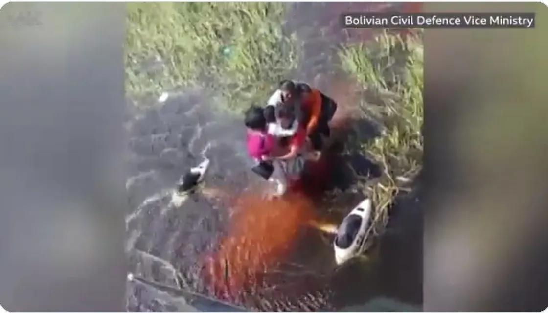 一架小型飞机在玻利维亚失踪——48小时后，救援人员终于找到它，机上5名乘客