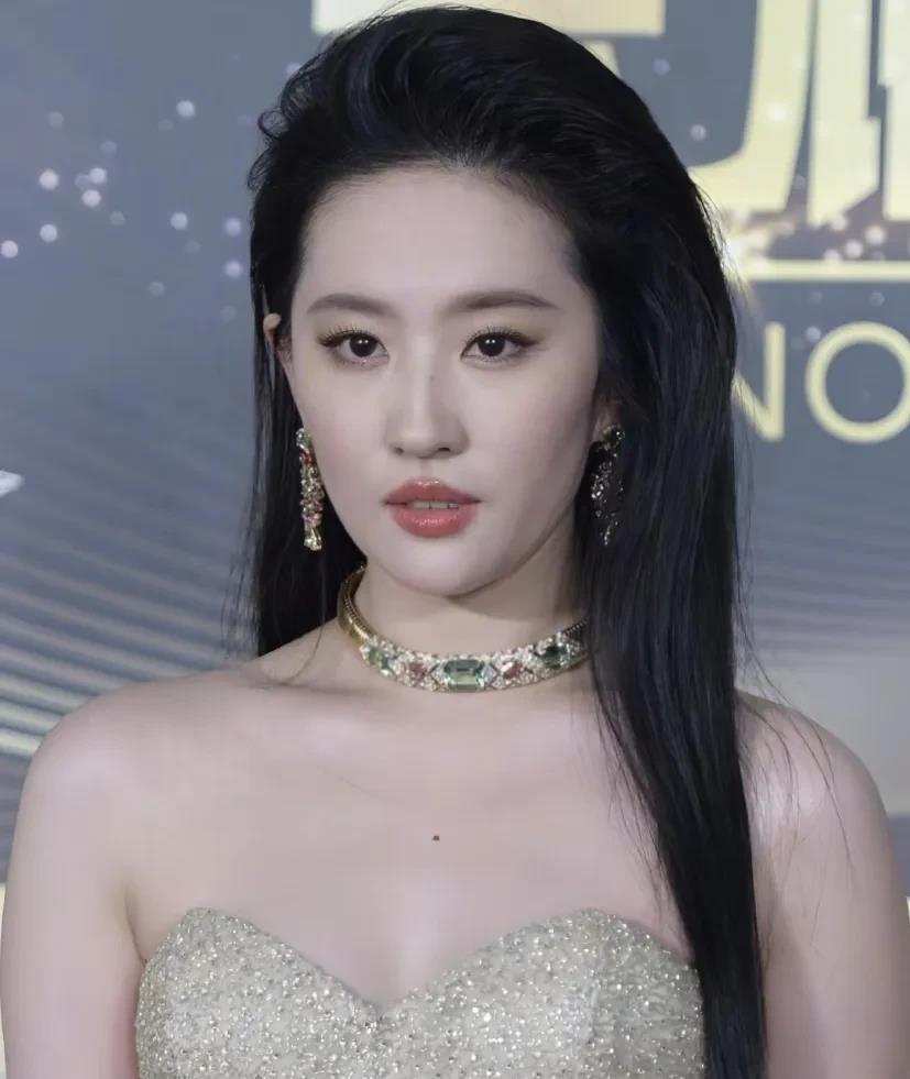 入围白玉兰最佳女主角的5位女演员中，最迫切希望获得这个奖项的，不是《小巷