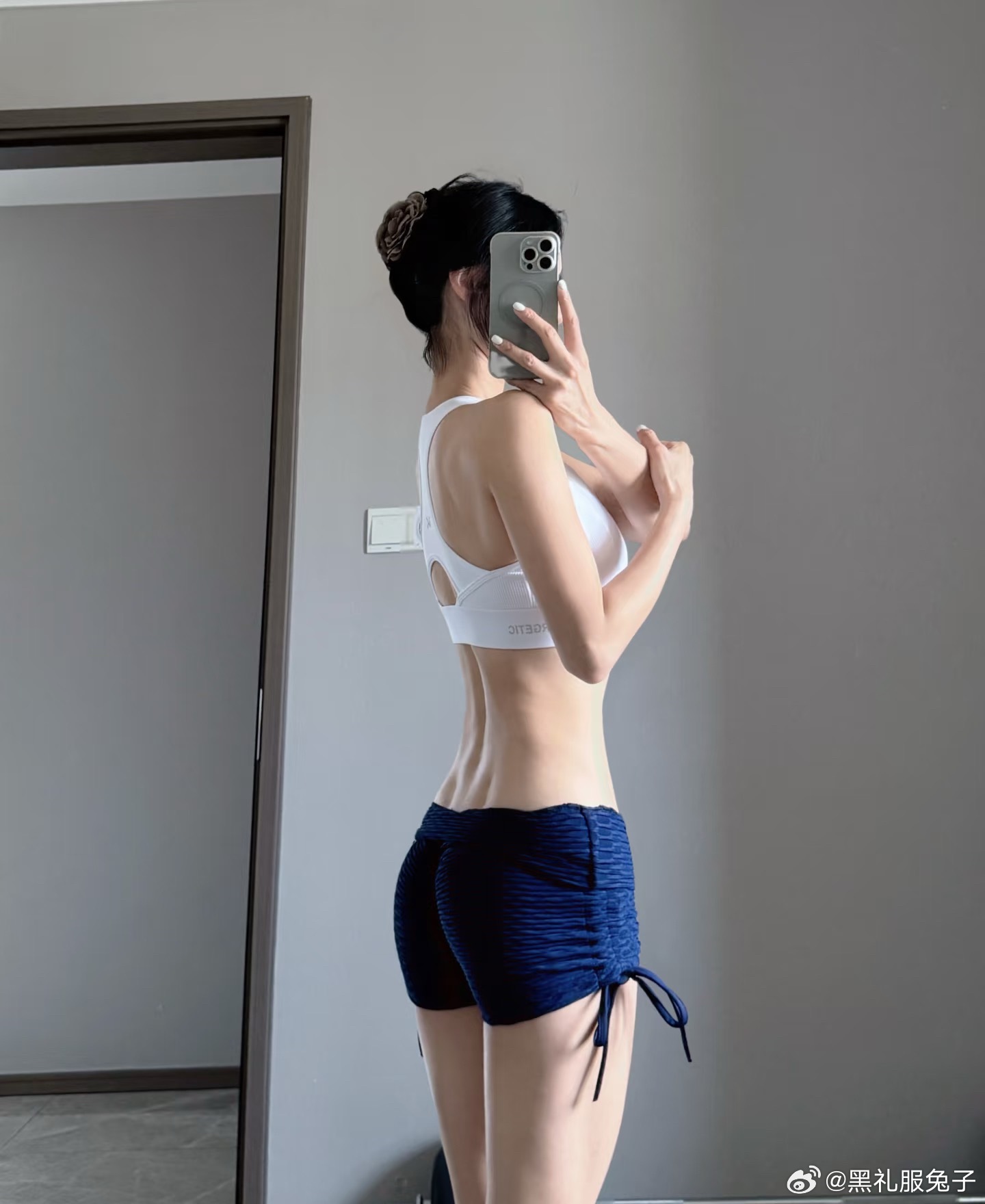 夏天就是要浪起来，浪到海边，沙滩。比基尼穿起来，不要害怕展露曼妙身材。...