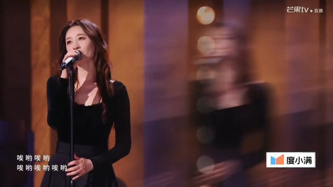 李小冉拉票老实人豁出去了谁能想到文静温柔的李小冉，即兴来了段接地气rap拉票！