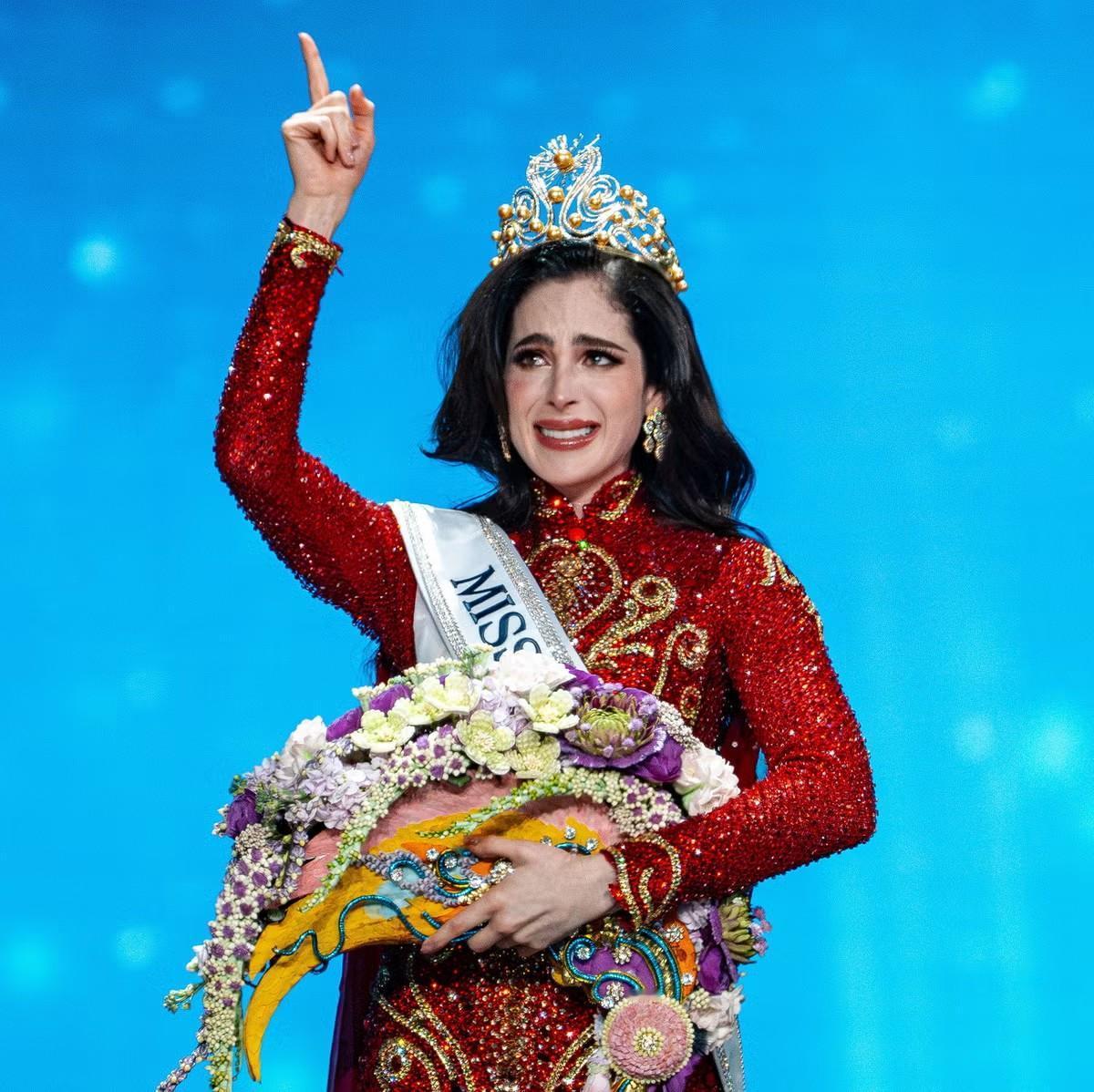今年环球小姐冠军花落墨西哥，但堪称大型宫斗剧，台前台后各种状况。评审之一的奥马尔