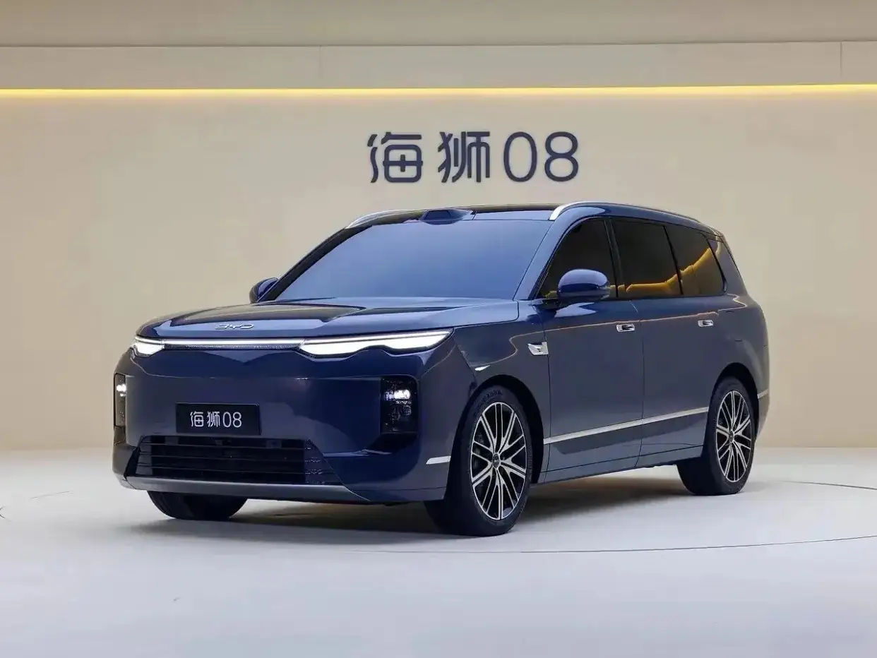 比亚迪插混DM‑i：5座两驱：22.99万5座四驱：24.99万6座两驱：24.99万6座四驱：26