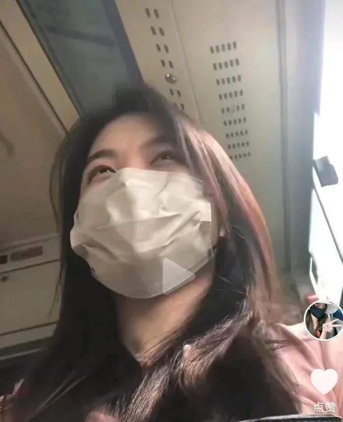 近日有美女吐槽自己相亲被歧视，原因居然是因为她有一个弟弟，看美女外貌确实