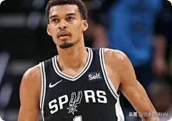 你敢信吗，NBA篮板榜前10里面只有6个国际球员了！1、约基奇，场均12.3