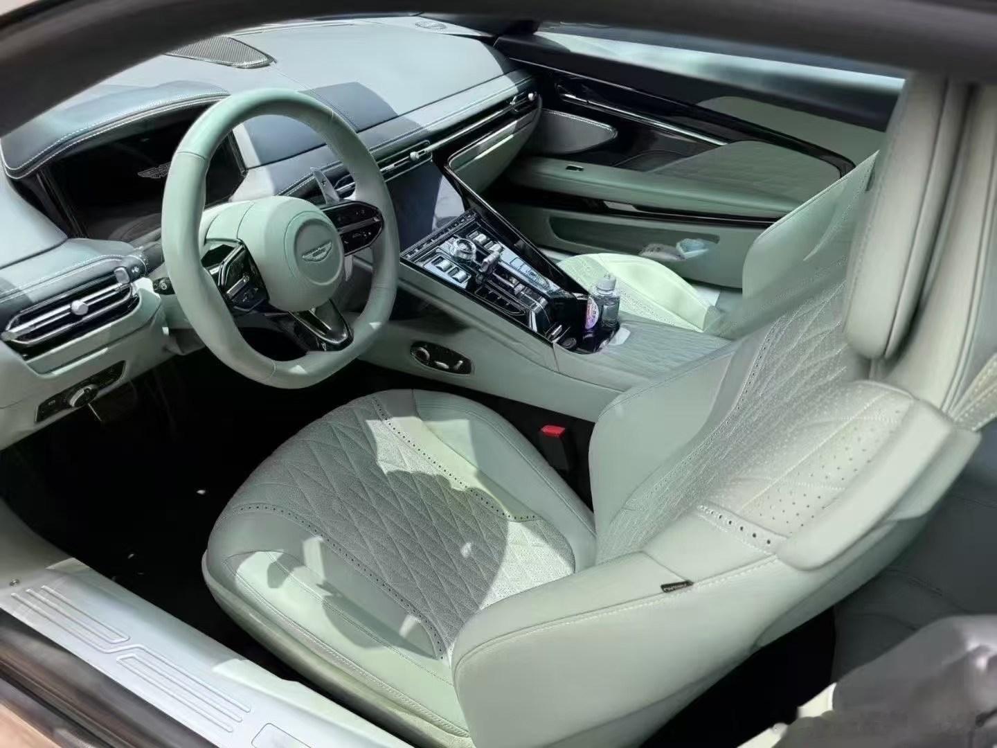 阿斯顿马丁DB12、24年落户1800公里​​​