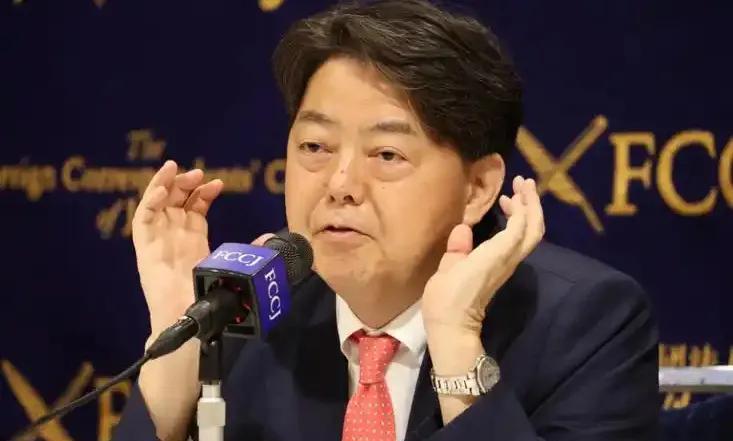 8月27日，日媒报道称:“九三大阅兵前夕，大陆社媒出现疑似AI生成的昭和天皇的视