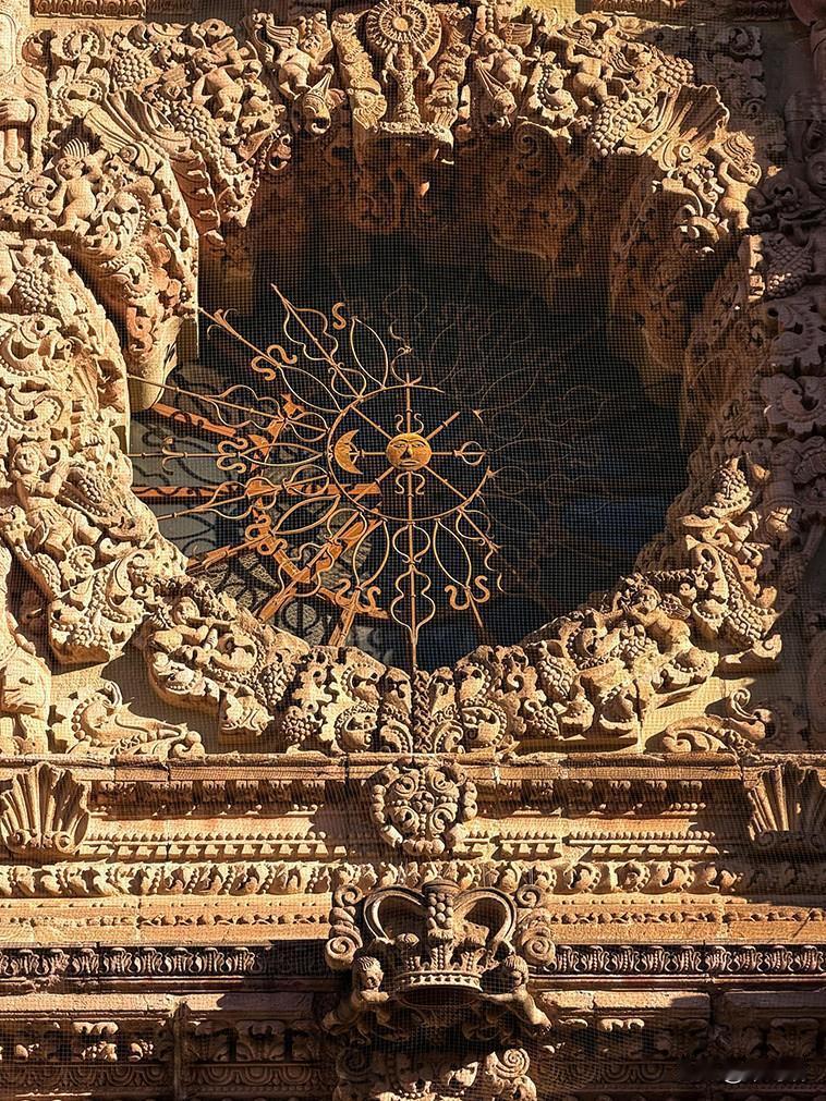 这是墨西哥萨卡特卡斯圣母升天圣殿主教座堂（CathedralBasilica