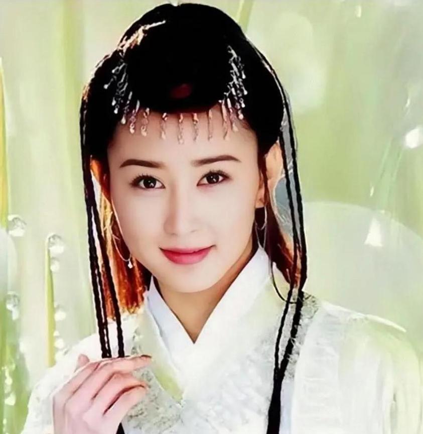 当年，富豪朱兆祥向胡静求婚，胡静说：你大我12岁，我们不合适。朱兆祥掏出一张卡，