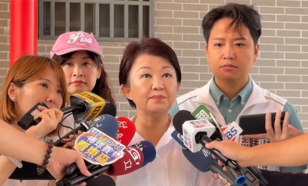 台湾大罢免卢秀燕参选起手式首波罢免7月26日投票，台中市长卢秀燕25日下午