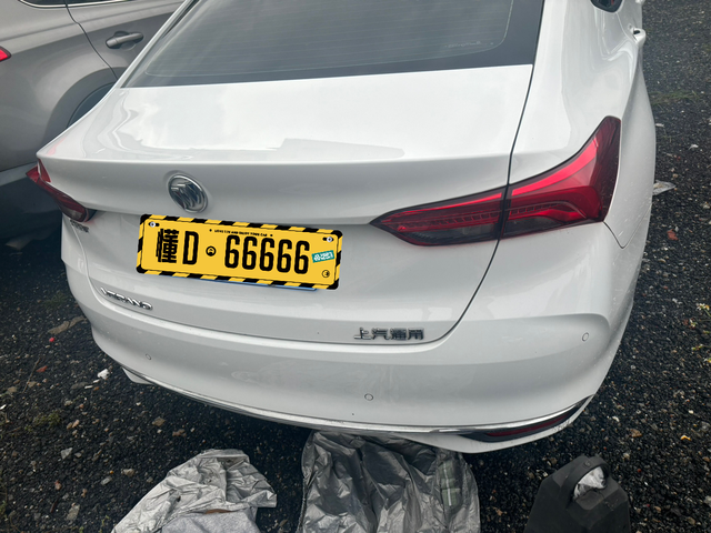 别克威朗pro车尾分享优点🚗🚗1.设计辨识度高：车尾设计突显整车的运动