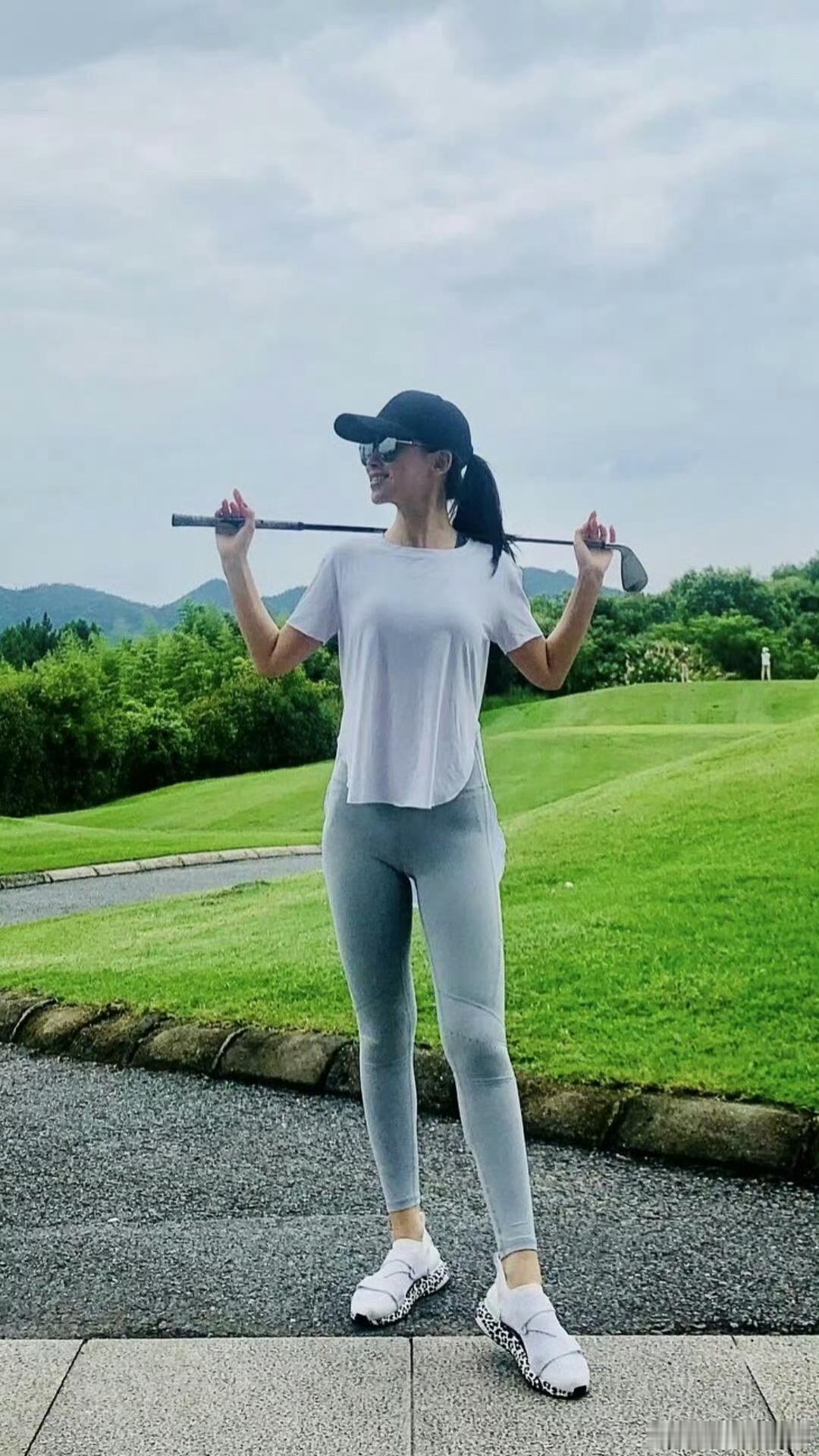 朱珠应该是肥美身材的天花板​​​