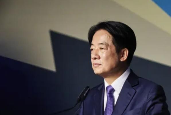 赖清德睡不着了！昨晚中美元首通话结束后，他便紧急召集所谓的“国安和情报团队”，要