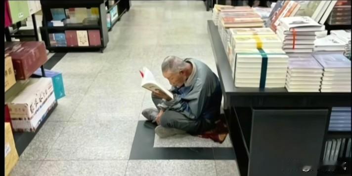 面对无理的投诉，有时候就需要这样的“硬钢”。杭州图书馆的回应掷地有声：“我没有理