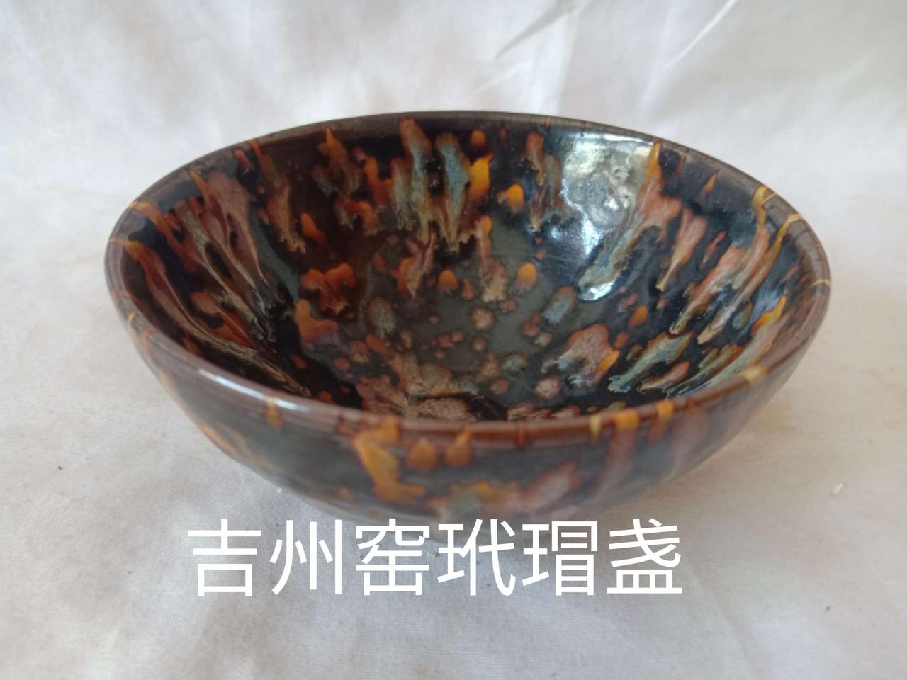 瓷碗收藏家古董古玩收藏正能量