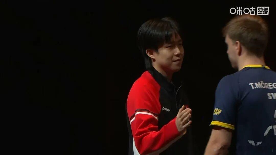 王楚钦因伤退赛哎😑，无话可说，反正大家一定要以身体为重，留得青山在不怕没柴烧