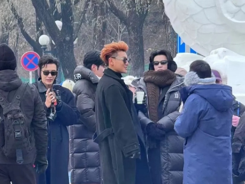 黄子韬真人原来这么高感觉黄子韬身高确实没水分，亲眼见过实话实说，挺帅的就是冻红了