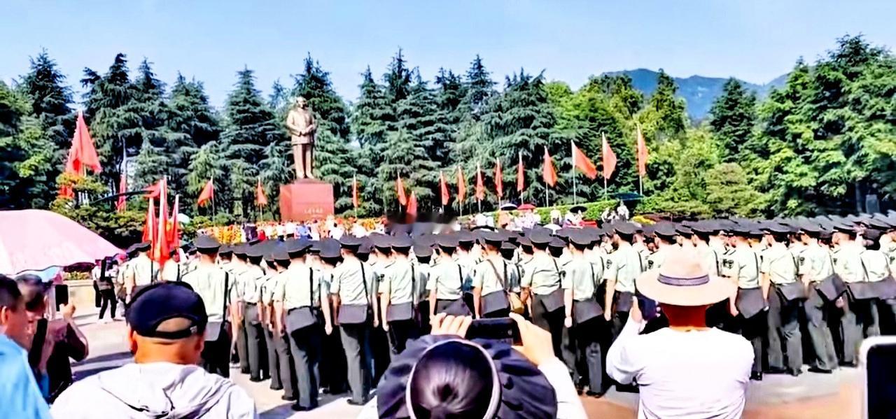 毛主席万岁万岁万万岁。[赞][赞][赞][赞][赞][赞][赞][赞][赞][赞