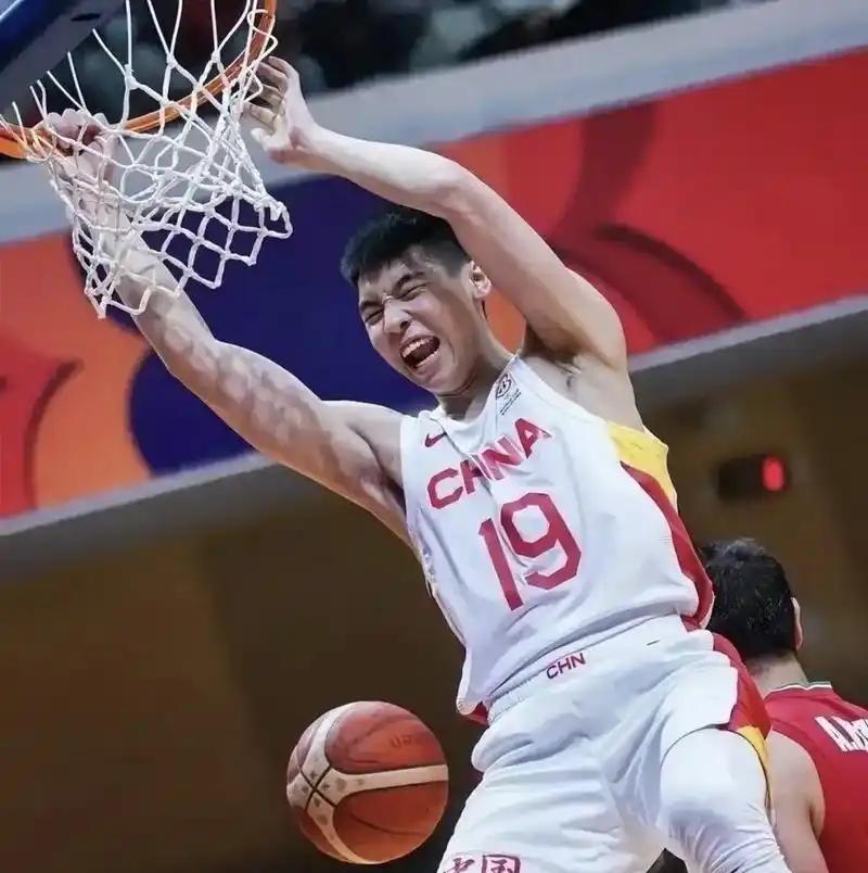 杨瀚森说的实话真让国内球迷破防！NBA夏季联赛正在如火如荼进行，杨瀚森作为开拓