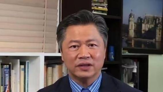 家人们，可别不当回事！台湾地区资深专家赖岳谦曾发出重磅警告：美国很可能最早今年、