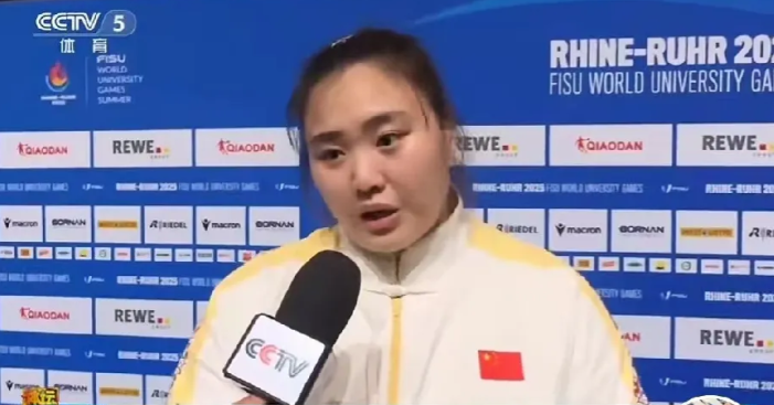 中国女篮掀翻美国夺冠，赛后刘禹彤接受了采访，她的讲话非常的霸气！“我们五人篮