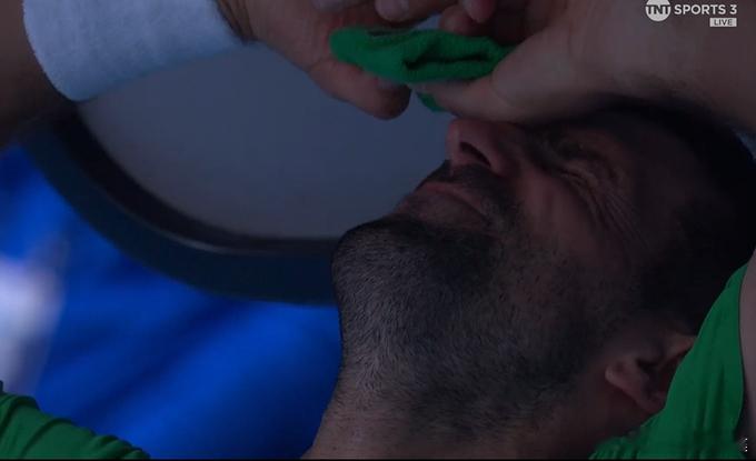 考瑞尔谈德约科维奇：“他的表现实在令人失望。他对自己的水准不满意，早该搭飞机回家