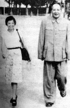 1959年，护士吴旭君对毛主席说："主席，我大概不能在您身边工作了。"主席连问为