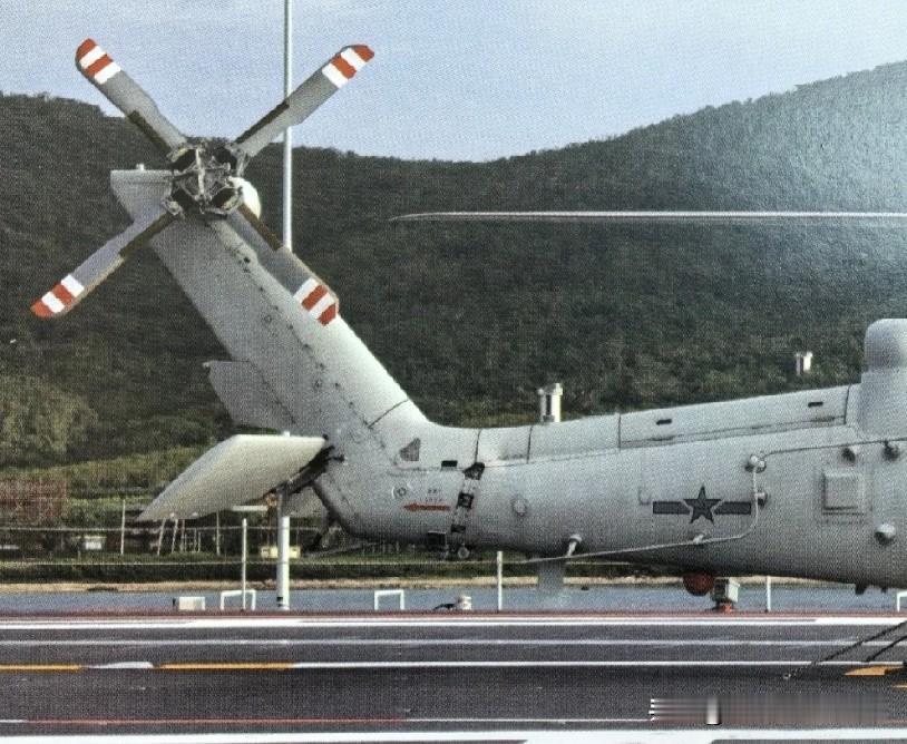 直-20F反潜型直升机的挂载设计...侧滑门后挂架专门适配Y-12鱼雷，弹体