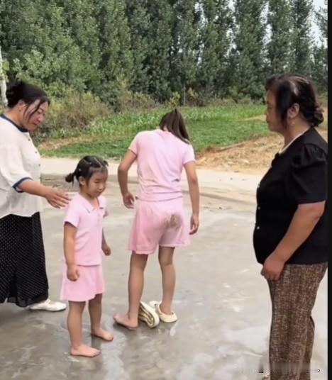 小故事！现在老壳子有了帮手了，又来了一个年轻的老壳子那就是李佳她妈，