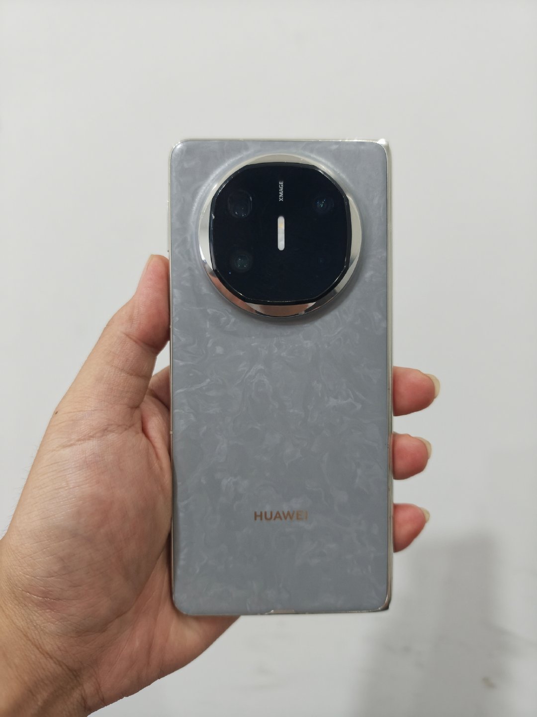 当年加价近2w的华为mateX6典藏用了一年多现在还值多少？​
