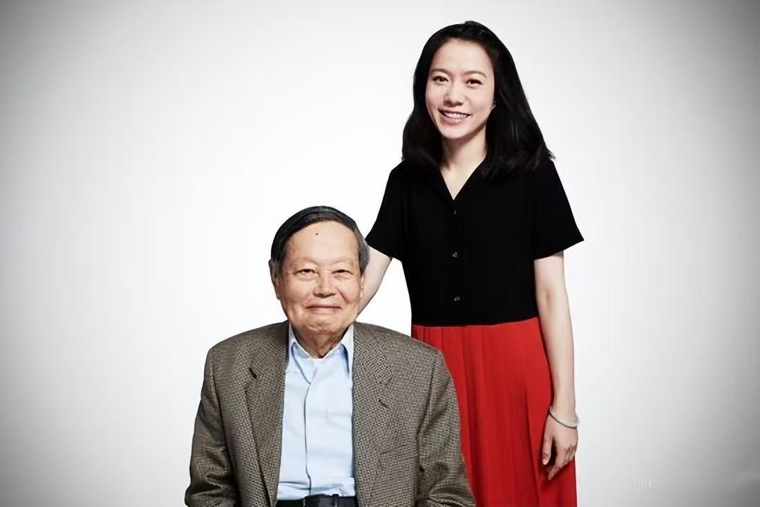 我问我姐,翁帆和杨先生那21年真像外人说的那么难吗?我姐说你看翁