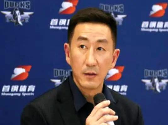 北京男篮总经理接受采访，北京球迷表示这下稳了。张云松直接把话说开了，他告