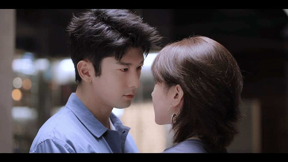 我真的狠狠嗑到了啊！就是这个暧昧拉扯感爽！《狙击蝴蝶》这剧简直把暧昧玩出花了