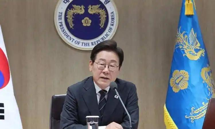 【李在明上台“斩草除根”，手段狠辣远超文在寅，尹锡悦夫妇一个都不放过】李在明刚
