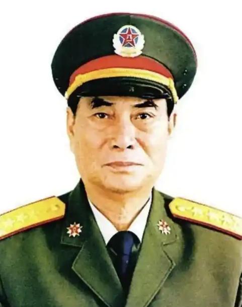 1987年，广州军区司令员职位空缺，邓公忽然问道："当年对越反击战里，那个杀'回